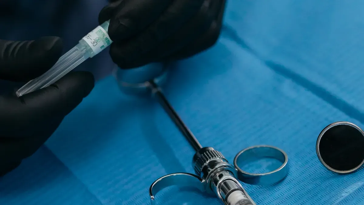 Qui fournit les seringues pour irrigateurs dentaires aux cliniques dentaires&nbsp;?