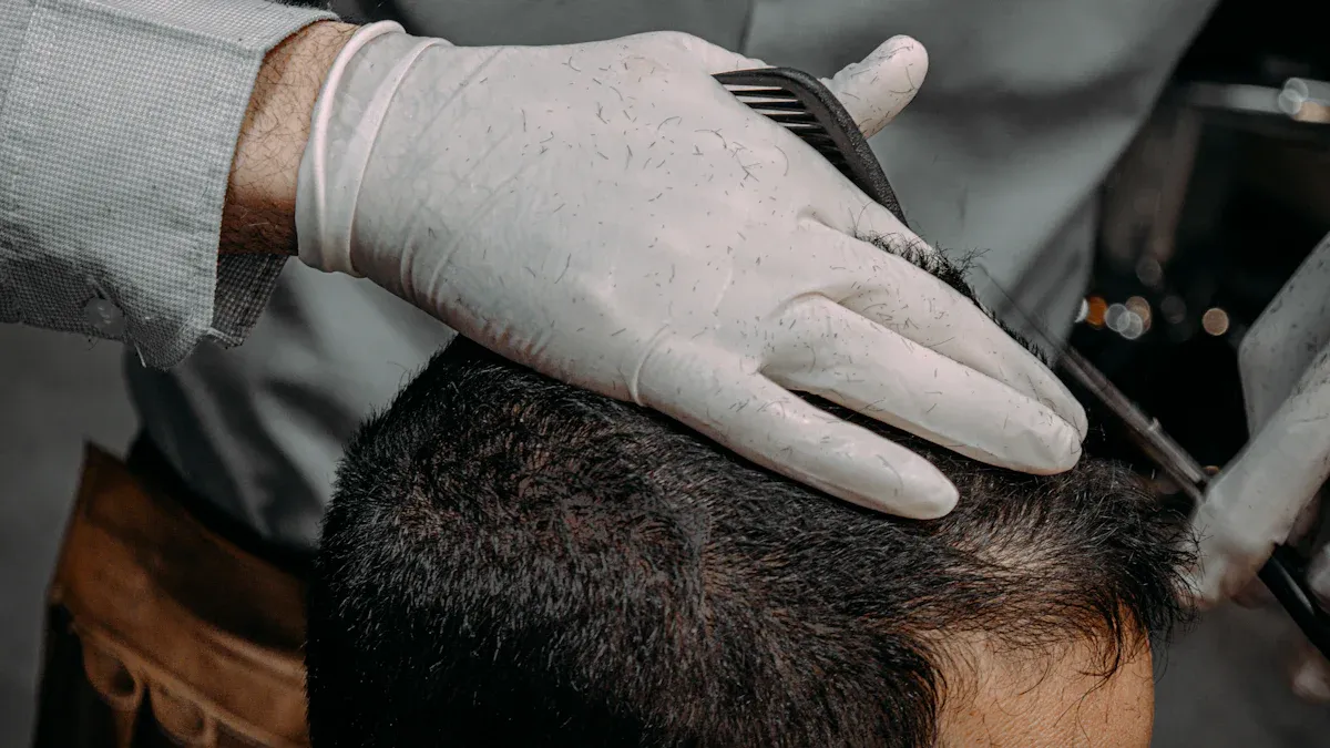 Lames en saphir ou lames en acier pour les greffes de cheveux FUE, quel est le meilleur