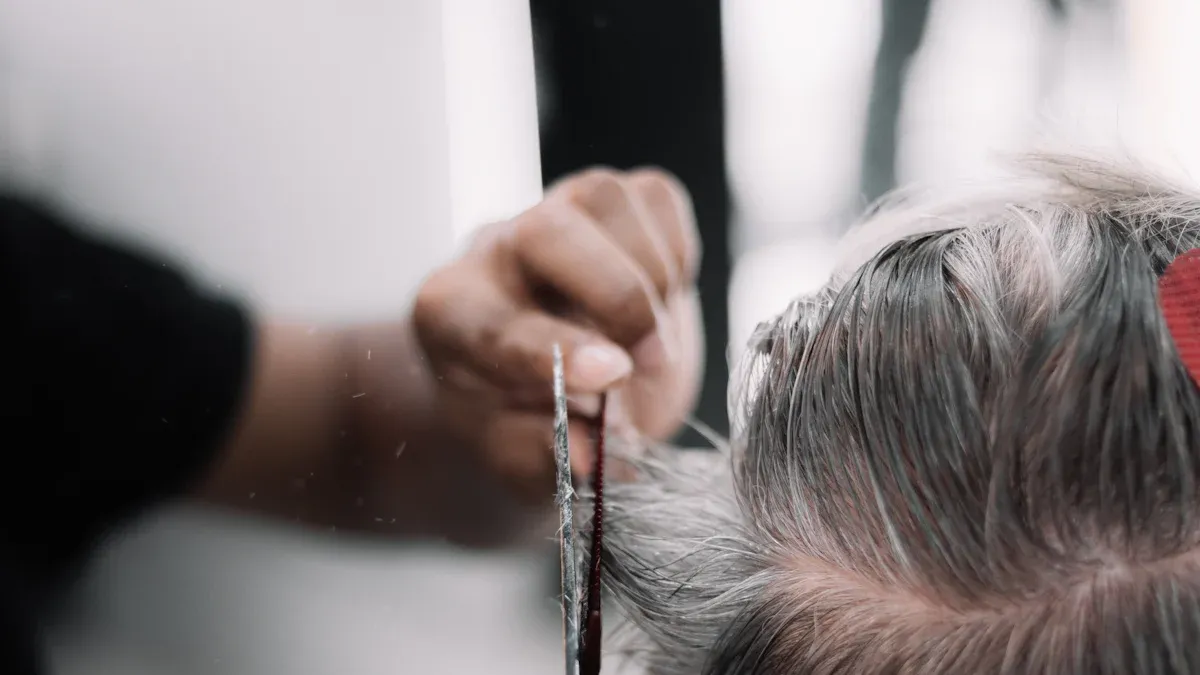 Qui fabrique des lames d'implants capillaires en saphir pour une utilisation professionnelle en mati&egrave;re de greffe de cheveux&nbsp;?